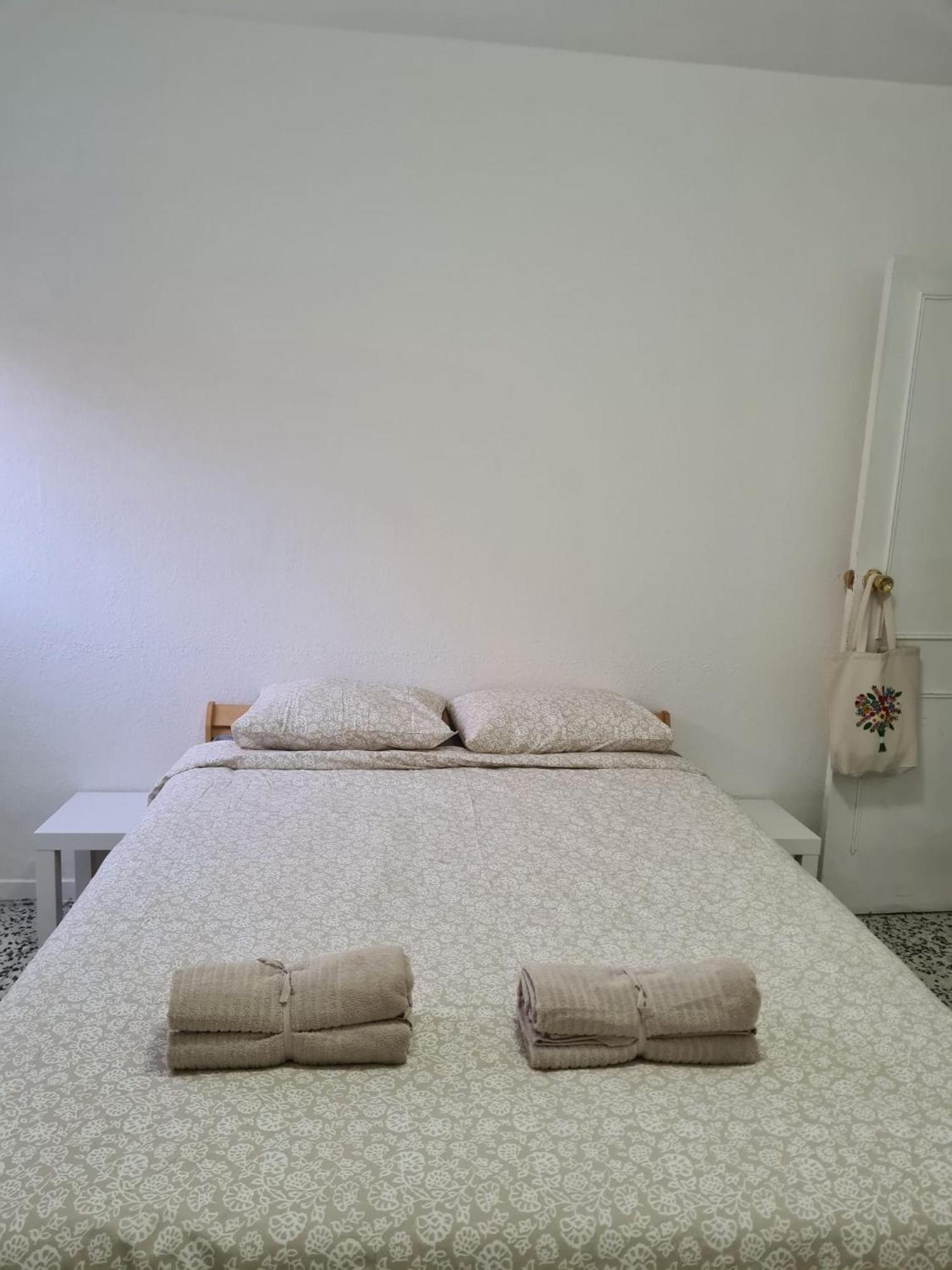 Eeb Private Room Habitacion Privada En Piso Compartido ลาลากูนา ภายนอก รูปภาพ