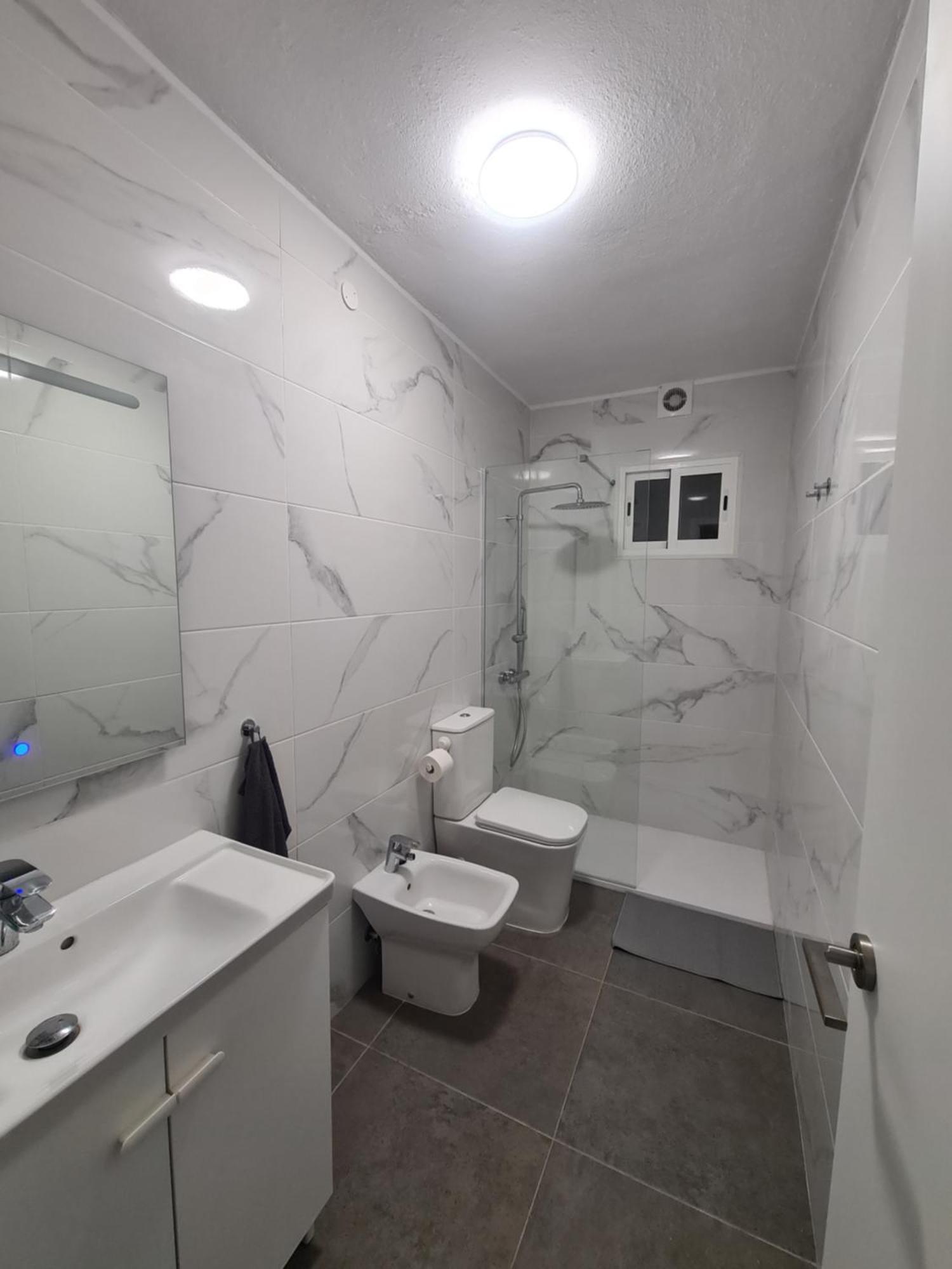 Eeb Private Room Habitacion Privada En Piso Compartido ลาลากูนา ภายนอก รูปภาพ
